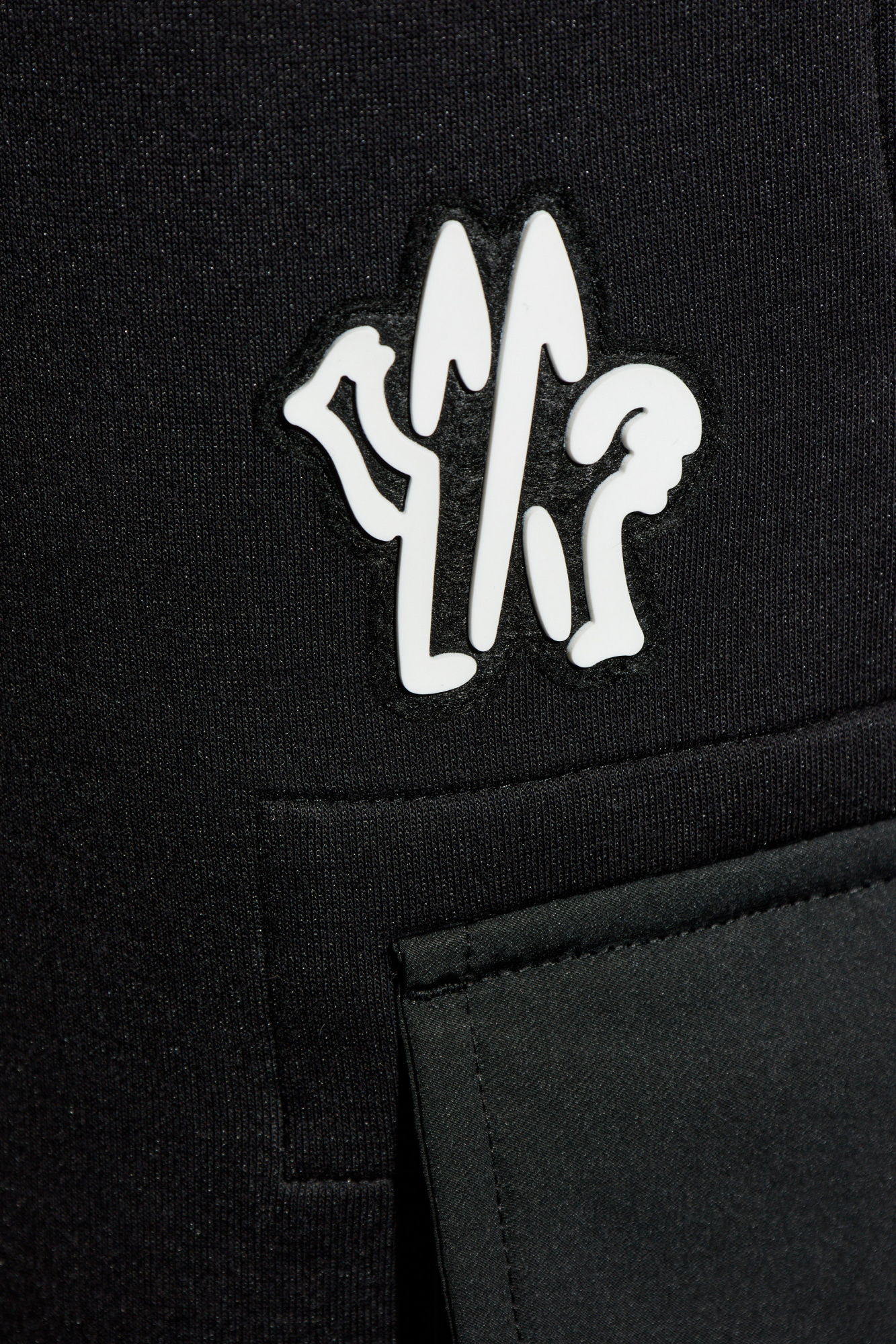 【国内発送・関税込】MONCLER バックロゴパッチジョガーパンツ MONCLER モンクレール パンツ レディース 8H00017 899U5 999